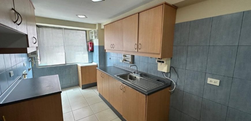 Rento Departamento, Tres Dormitorios, Estudio. Sector Gaspar de Villarroel