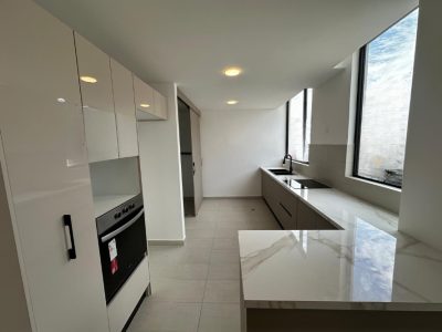 Vendo Departamento, Dos Dormitorios, Balcón, A Estrenar. Sector Quicentro