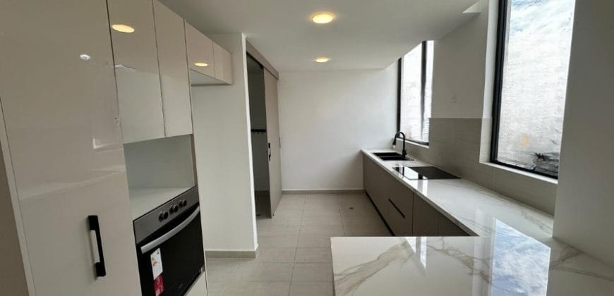 Vendo Departamento, Dos Dormitorios, Balcón, A Estrenar. Sector Quicentro