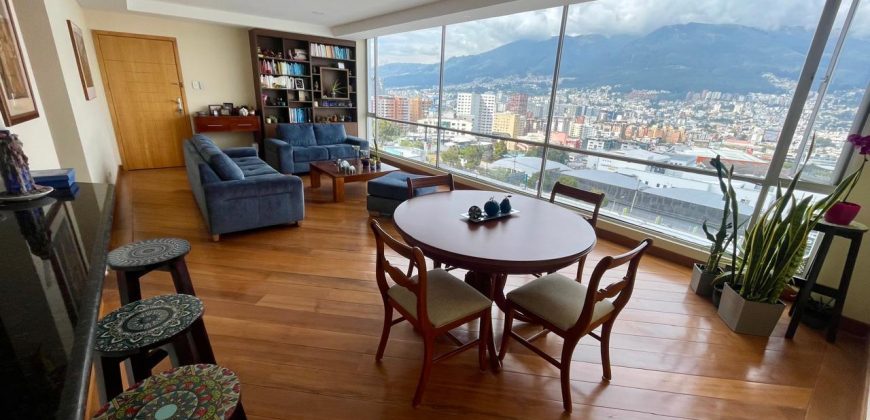 Vendo Departamento, Tres Dormitorios, Estudio, Parqueaderos, Bodega. Sector El Batán