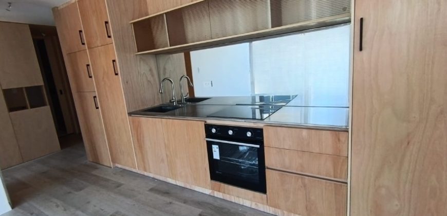 Rento Departamento, Dos Dormitorios, Sin Amoblar, A Estrenar, Parqueadero. Sector La Carolina