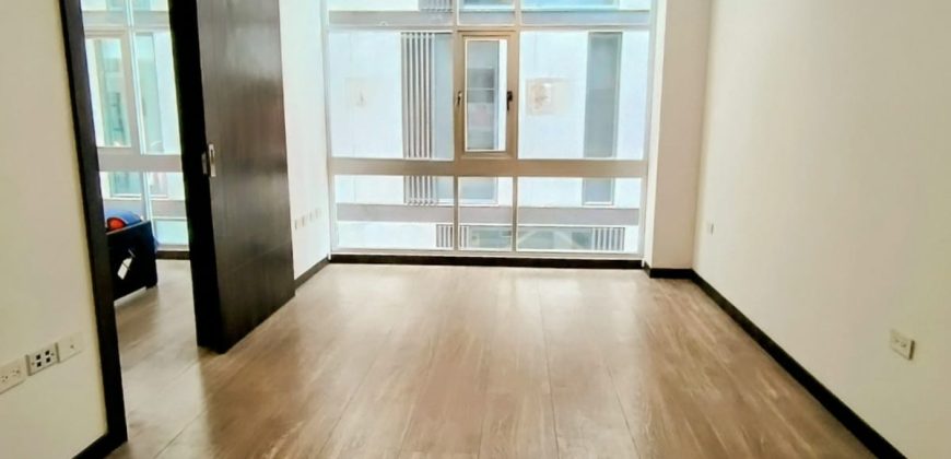 Vendo Suite, Un Dormitorio, Parqueadero, Bodega. Sector La Carolina