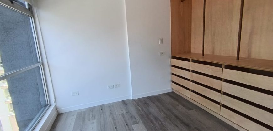 Rento Departamento, Dos Dormitorios, Sin Amoblar, A Estrenar, Parqueadero. Sector La Carolina