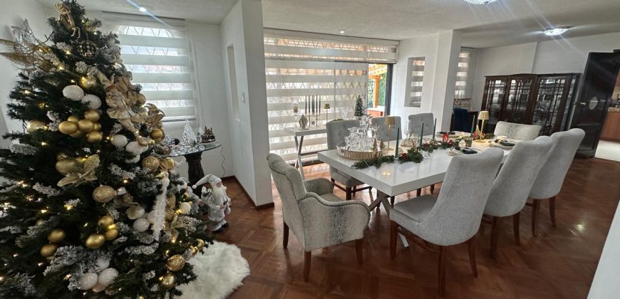 Vendo Casa, Tres Dormitorios, Dos Plantas, Ático, Jardín. Sector Guanguiltagua