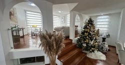 Vendo Casa, Tres Dormitorios, Dos Plantas, Ático, Jardín. Sector Guanguiltagua