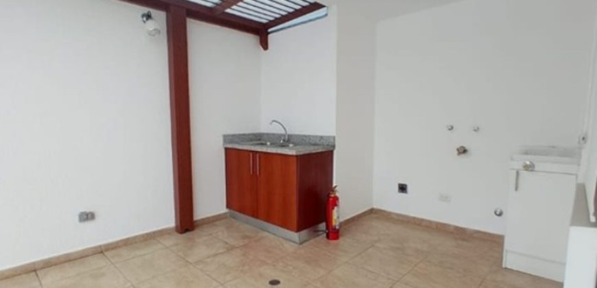Rento Departamento, Tres Dormitorios, Terraza con Pérgola. Sector Granados