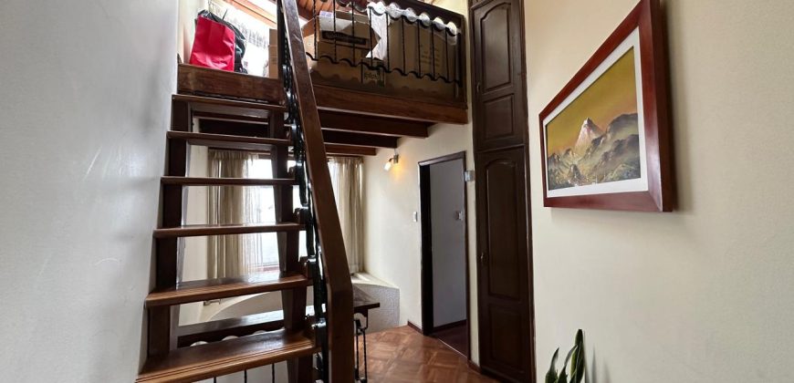 Vendo Casa, Tres Dormitorios, Dos Plantas, Ático, Jardín. Sector Guanguiltagua