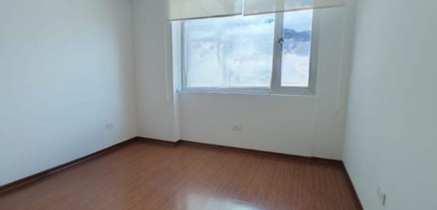 Rento Departamento, Tres Dormitorios, Terraza con Pérgola. Sector Granados
