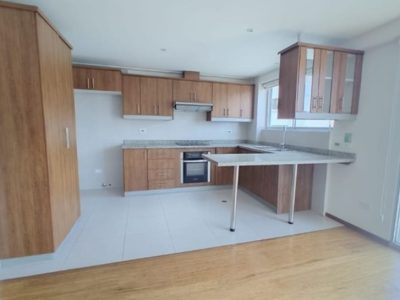 Rento Departamento, Tres Dormitorios, Terraza con Pérgola. Sector Granados