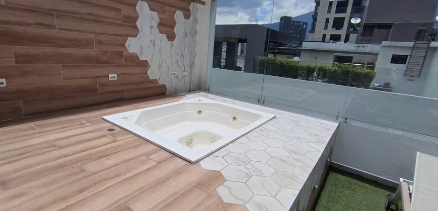 Vendo Suite, Un Dormitorio, Parqueadero, Bodega. Sector La Carolina