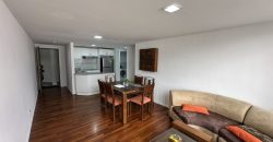 Rento Departamento, Dos Dormitorios, Amoblado, Parqueadero. Sector la Carolina