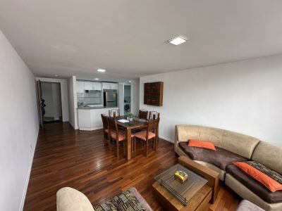 Rento Departamento, Dos Dormitorios, Amoblado, Parqueadero. Sector la Carolina