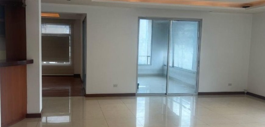 VENDO DEPARTAMENTO, TRES DORMITORIOS, PARQUEADERO, BODEGA. SECTOR BELLAVISTA