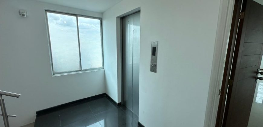 Vendo Edificio, 7 pisos, para Oficina, Empresa. Sector Gaspar de Villarroel