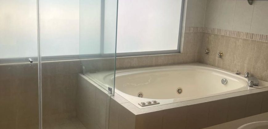 VENDO DEPARTAMENTO, TRES DORMITORIOS, PARQUEADERO, BODEGA. SECTOR BELLAVISTA