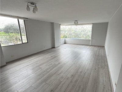 Rento Departamento, Tres Dormitorios, Sin Amoblar. Sector Alpallana