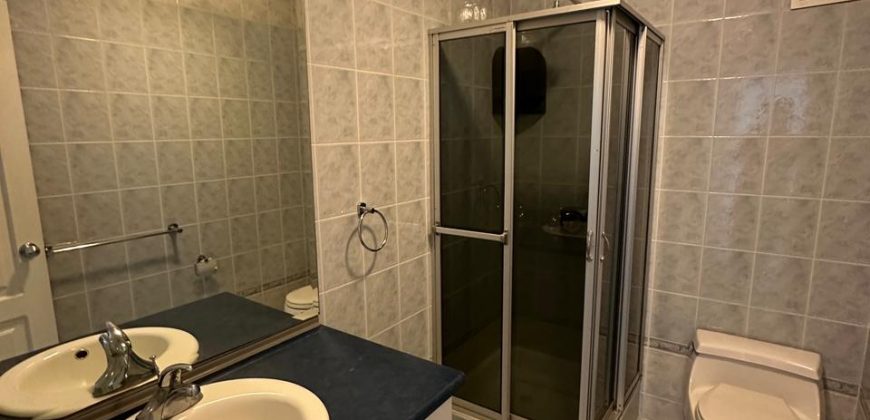 Vendo Departamento, Tres Dormitorios, Estudio/Family room, Parqueaderos. Sector El Batán