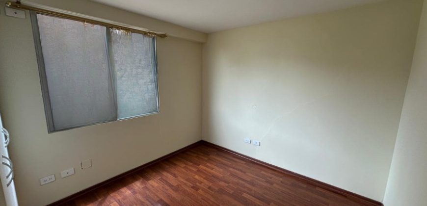 Rento Departamento, Tres Dormitorios, Estudio. Sector Gaspar de Villarroel