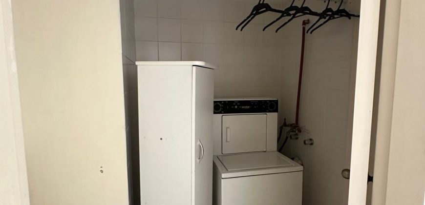 Vendo Departamento, Dos Dormitorios, Amoblado, Parqueaderos. Sector La Carolina