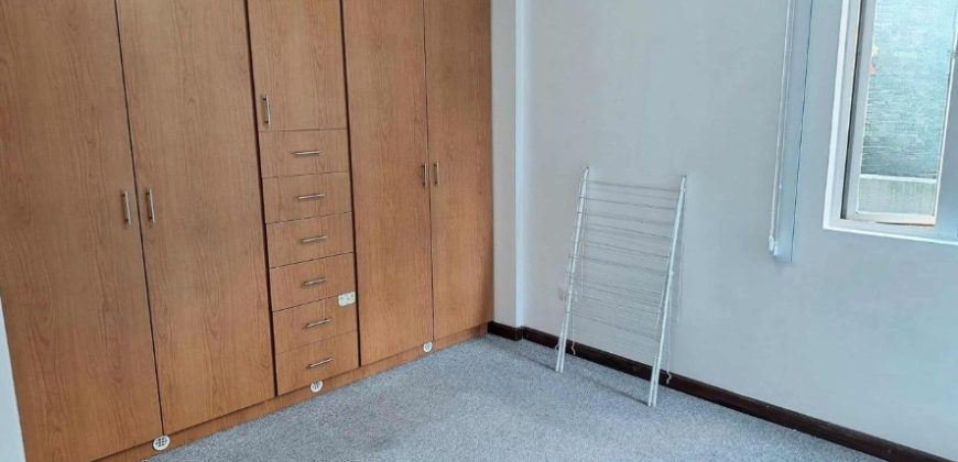 Rento Departamento, Dos Dormitorios, Sin Amoblar, Parqueadero. Sector Diego de Almagro