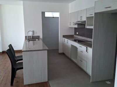 Rento, Departamento, Tres Dormitorios, Sin Amoblar, Balcón. Sector la Carolina