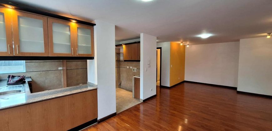 Rento Departamento, Dos Dormitorios, Sin Amoblar, Parqueadero. Sector Diego de Almagro