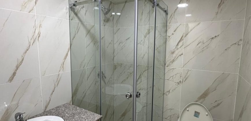 Rento Local/oficina, Sin Amoblar, Parqueaderos. Sector La Carolina