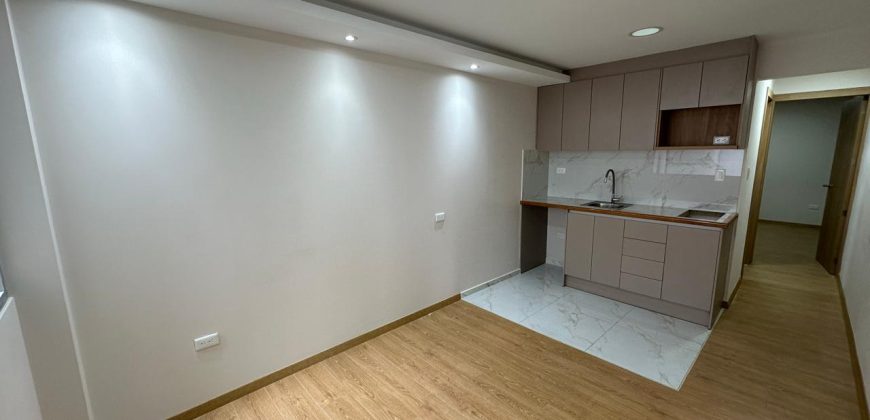 Rento Local/oficina, Sin Amoblar, Parqueaderos. Sector La Carolina