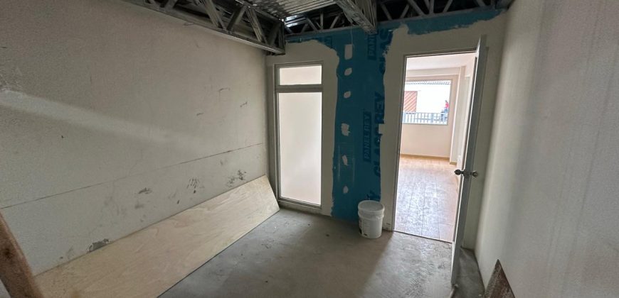 Rento Local/oficina, Sin Amoblar, Parqueaderos. Sector La Carolina