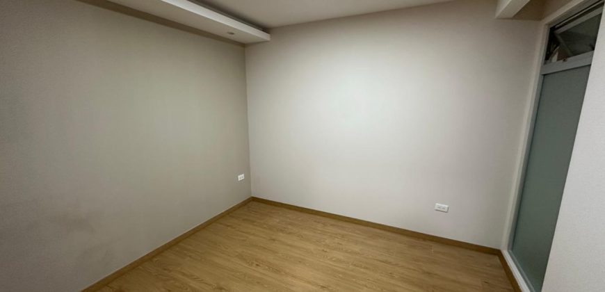 Rento Local/oficina, Sin Amoblar, Parqueaderos. Sector La Carolina