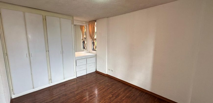 Rento Departamento, Dos Dormitorios, Sin Amoblar, Parqueadero. Sector Granados