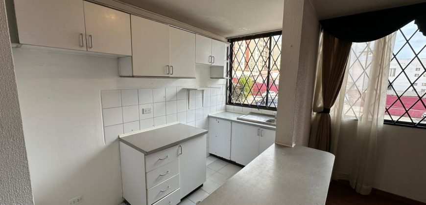 Rento Departamento, Dos Dormitorios, Sin Amoblar, Parqueadero. Sector Granados