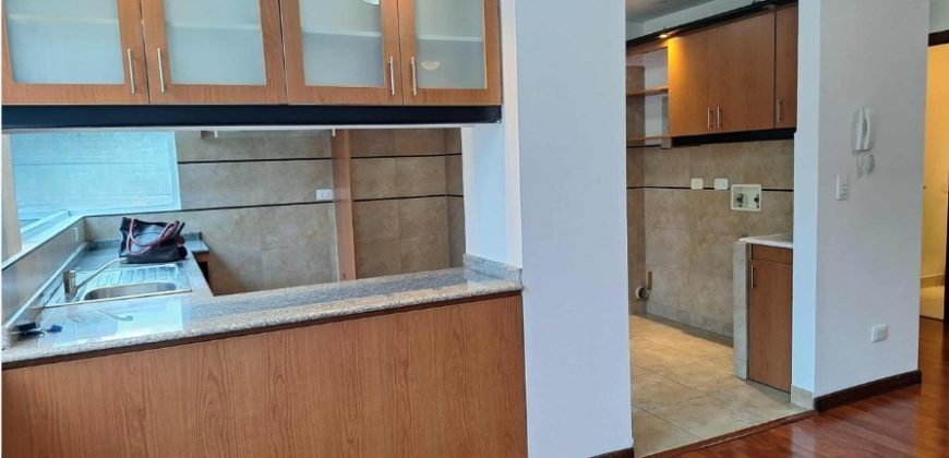 Rento Departamento, Dos Dormitorios, Sin Amoblar, Parqueadero. Sector Diego de Almagro