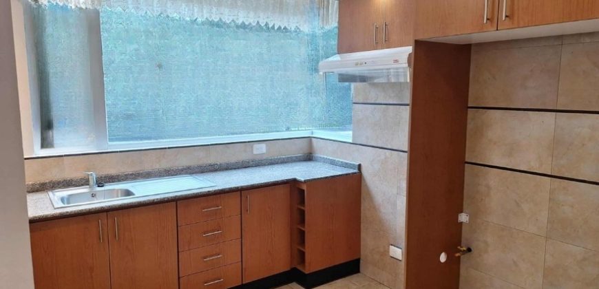 Rento Departamento, Dos Dormitorios, Sin Amoblar, Parqueadero. Sector Diego de Almagro