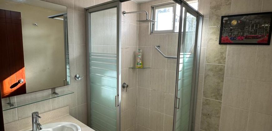 Vendo Departamento, Amoblado, Dos Dormitorios, Parqueadero. Sector Quicentro