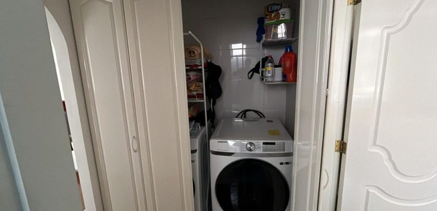 Vendo Suite, Sin Amoblar, Parqueadero. Sector La Carolina