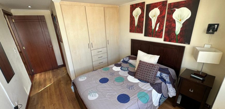 Vendo Departamento, Amoblado, Dos Dormitorios, Parqueadero. Sector Quicentro