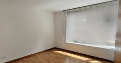 Vendo Departamento, Cuatro Dormitorios, Family room. Sector González Suárez