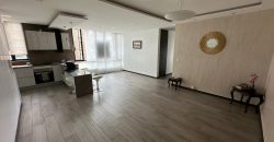 Rento Departamento, Dos Dormitorios, Sin Amoblar, Parqueadero. Sector La Carolina