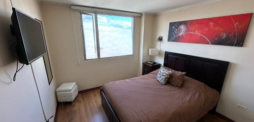 Vendo Departamento, Amoblado, Dos Dormitorios, Parqueadero. Sector Quicentro