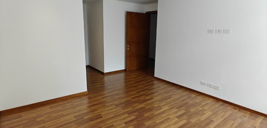 Vendo Departamento, Cuatro Dormitorios, Family room. Sector González Suárez