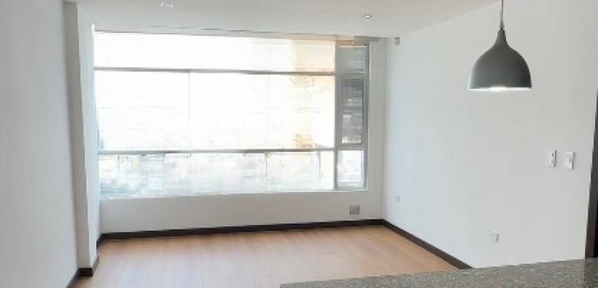 Vendo Suite, Un Dormitorio, Sin Amoblar, Parqueadero, Bodega. Sector La Carolina