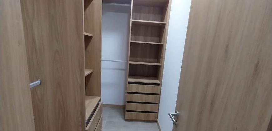 Rento Departamento, Amoblado, Tres Dormitorios, A Estrenar, Terraza. Sector La Carolina