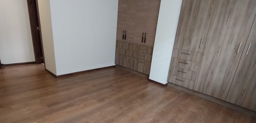 Vendo, Moderna, Suite, Sin Amoblar, Parqueadero, Bodega. Sector El Batán