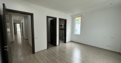 Rento Departamento, Tres Dormitorios, 4 baños, Terraza. Sector El Batán