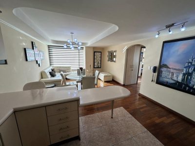 Vendo Departamento, Amoblado, Dos Dormitorios, Parqueadero. Sector Quicentro