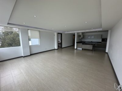 Rento Departamento, Tres Dormitorios, 4 baños. Sector El Batán