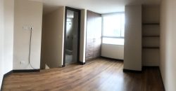 Vendo Suite (Loft), Un Dormitorio, Parqueadero, Bodega. Sector Rumipamba