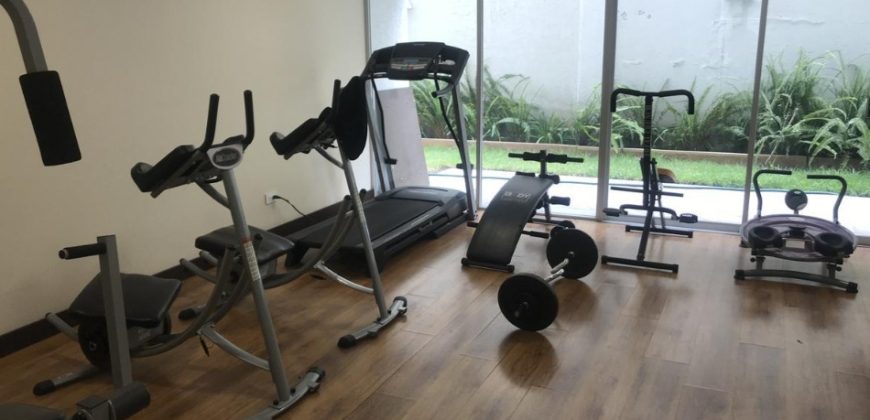 Vendo Suite (Loft), Un Dormitorio, Parqueadero, Bodega. Sector Rumipamba