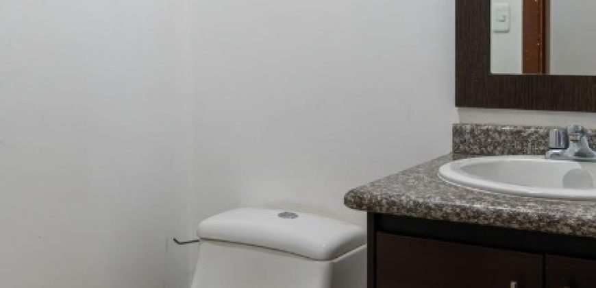 Vendo Departamento, Dos Dormitorios, Parqueadero, Bodega. Sector Rumipamba